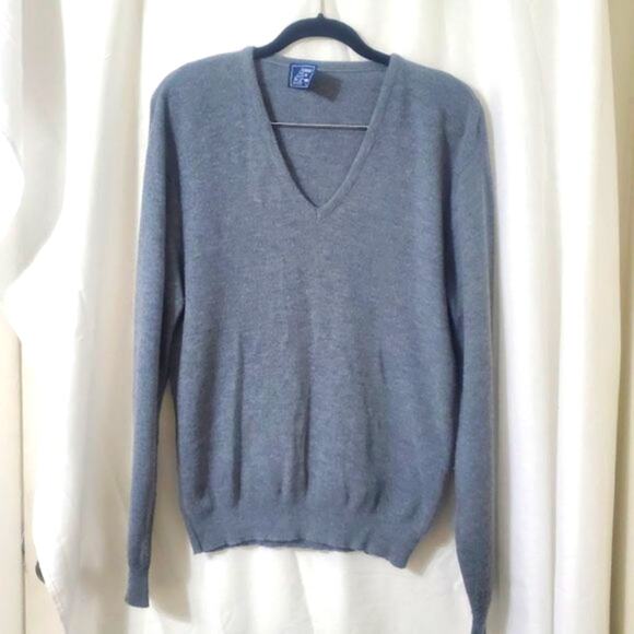 Peconic Bay Traders Grey Long Sleeves V-Neck Wool Sweater Medium / Large - Picture 1 of 7